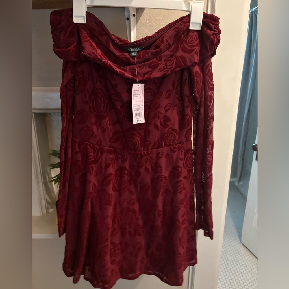 Wild Fable velvet flower patterned dress in Deep Red